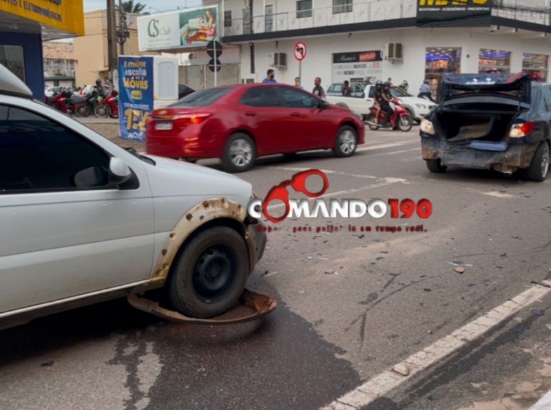 Acidente na Avenida Brasil: Mãe e Filho Atropelados Após Colisão Entre Veículos