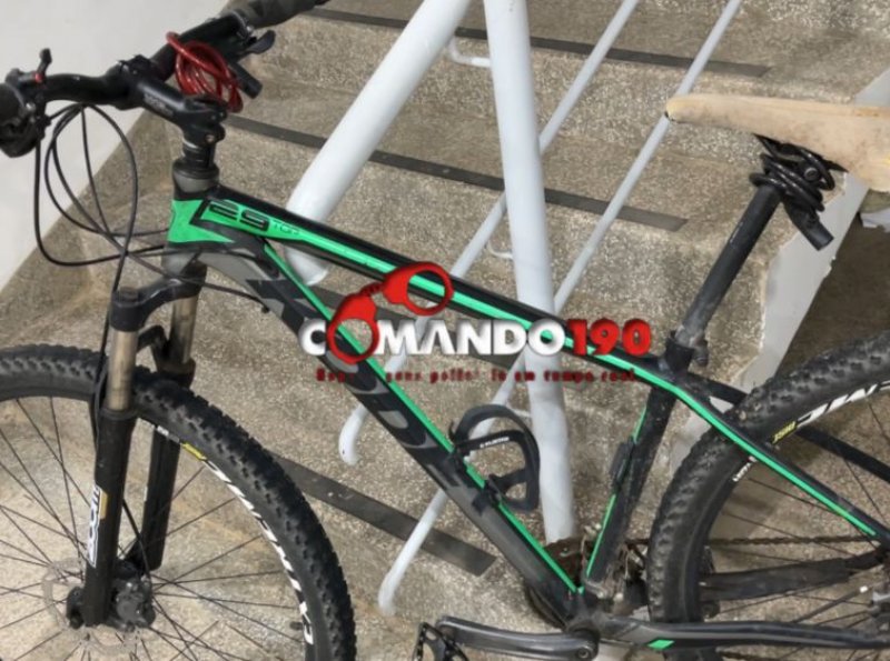 Bicicleta Abandonada é Encontrada em Matagal no Centro 