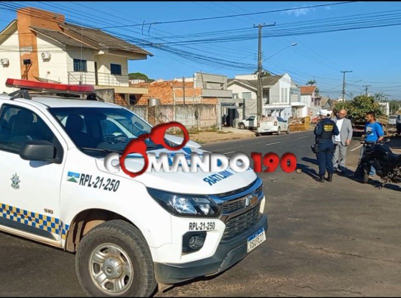 Acidente de Trânsito Entre Carro e Moto é Registrado pela Polícia Militar Em Ji-Paraná