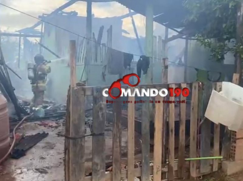 Incêndio Consome Residência no Bairro Primavera