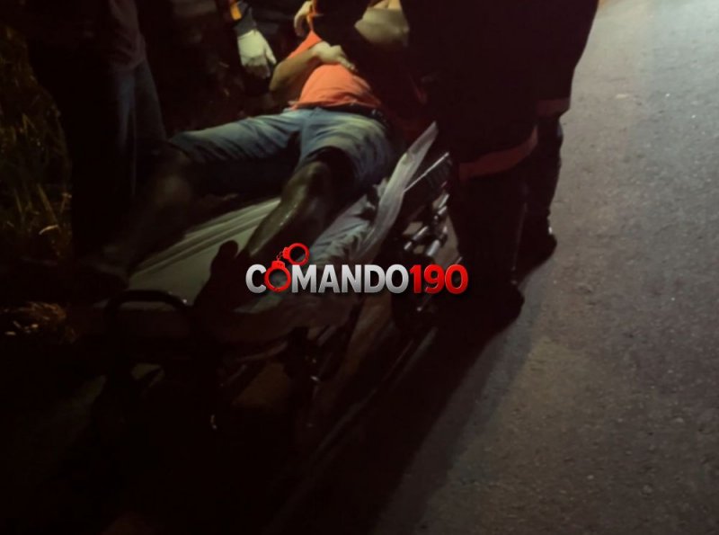 Motociclista fica ferido após atropelar cachorro na estrada do aeroporto