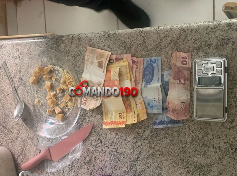 PM apreende drogas, munições e dinheiro em residência usada para tráfico em Ji-Paraná