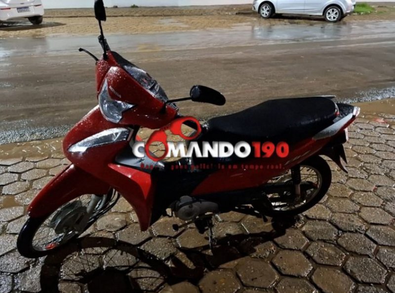 Acidente entre duas Honda Biz deixa motociclista ferida em Ji-Paraná