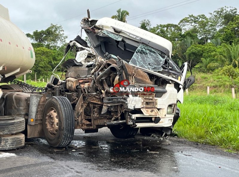 Acidente entre Carreta e Caçamba no Anel Viário de Ji-Paraná: Condutor Fica Ferido