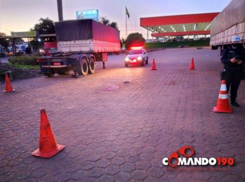 Andarilho tem as pernas dilaceradas por carreta em Ji-Paraná