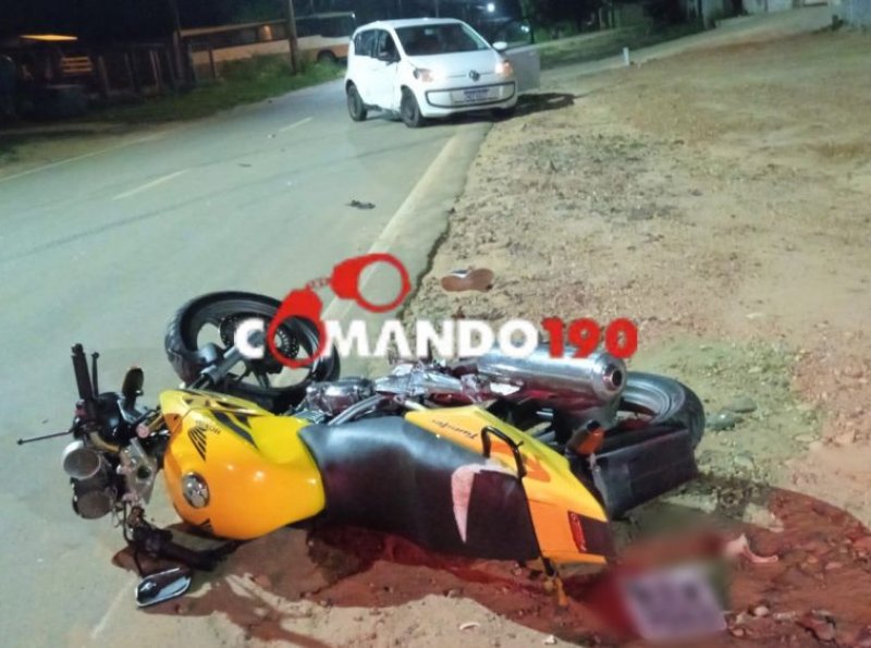 Acidente na Rua Calama envolvendo carro e motocicleta deixa casal ferido em Ji-Paraná 