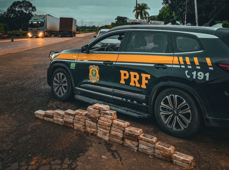 PRF apreende mais de 60 kg de cocaína 