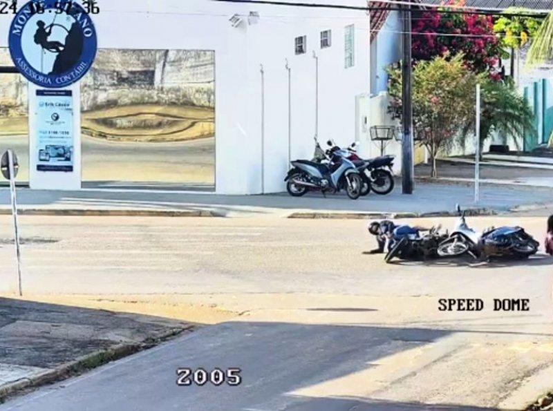 Vídeo: Acidente de Trânsito entre Duas Motocicletas na Av. Maringá é Registrado pela Polícia Militar 