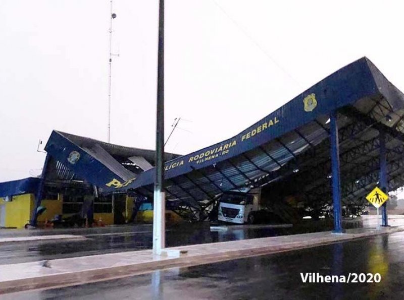 Em Vilhena cobertura do Posto da PRF desaba durante vendaval