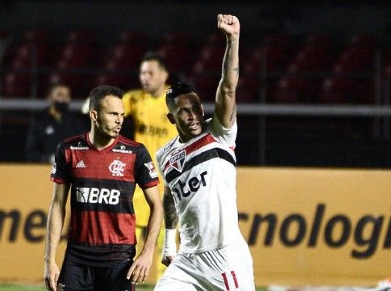 São Paulo faz trinca contra o Flamengo em novembro e vai à semi da Copa do Brasil