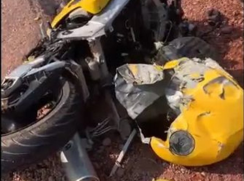 Homem morre após bater motocicleta na traseira de caminhonete, em RO