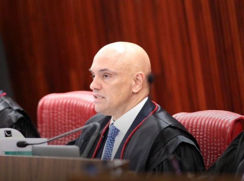 TSE condena Bolsonaro e declara inelegibilidade do ex-presidente por 8 anos