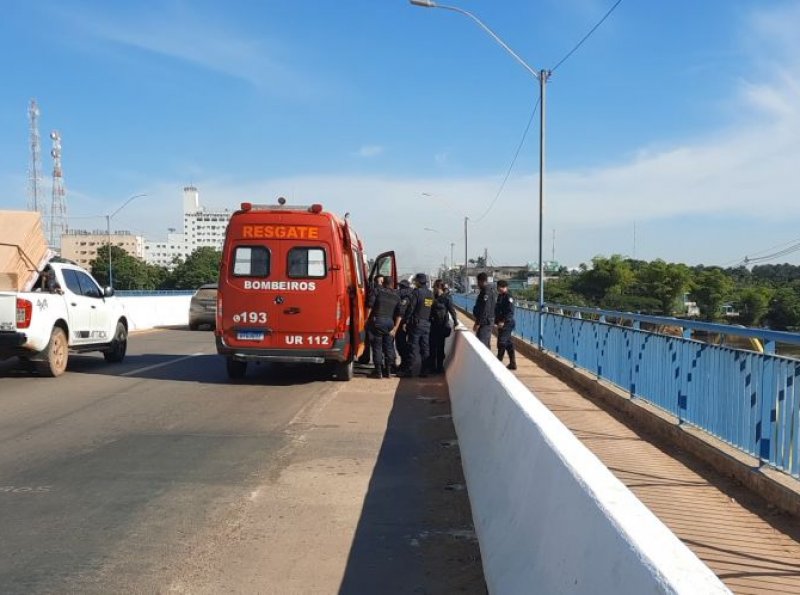 Tentativa de suicídio em cima da ponte do Rio Machado mobiliza Bombeiros e Polícia Militar, em Ji-Paraná