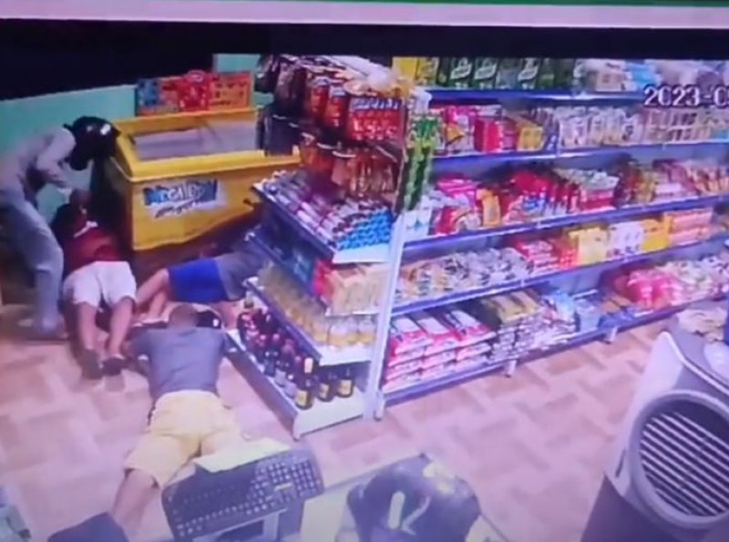 Comerciante é baleado no rosto durante assalto, em Ji-Paraná - VIDEO