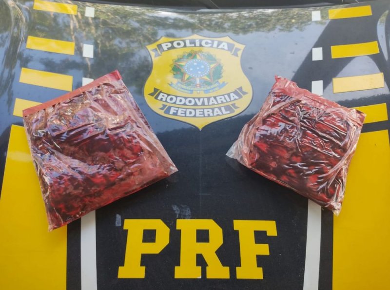 Em Ji-Paraná, PRF apreende droga e arma de fogo em duas abordagens distintas