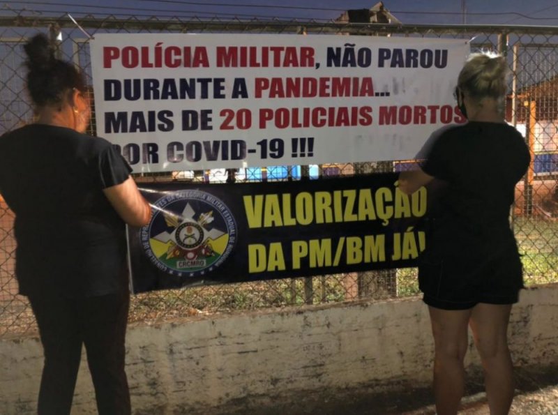 Esposas e familiares de Militares iniciam protestos em frente aos quartéis em Rondônia