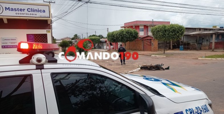 Grave Acidente Em Ji Paran Casal Ferido Ap S Colis O Entre Motoneta E